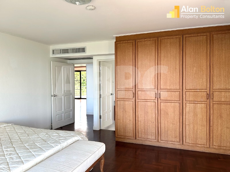 Beachfront Ocean View 3 Bed 4 Bath Condo In Pratumnak photo 6