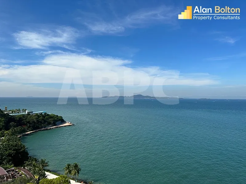 3 Bed 4 Bath in Pratumnak