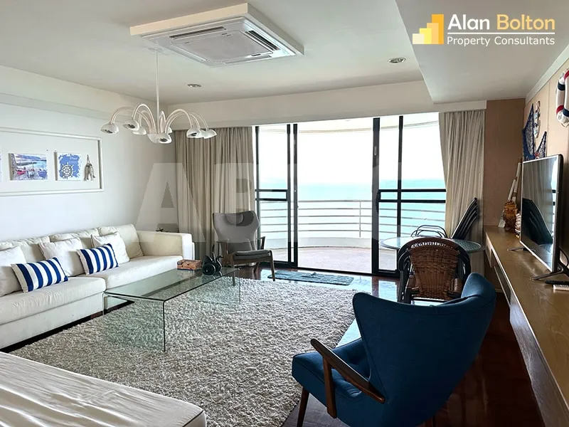 3 Bed 4 Bath in Pratumnak photo 3