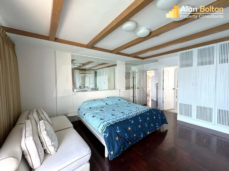 3 Bed 4 Bath in Pratumnak photo 4