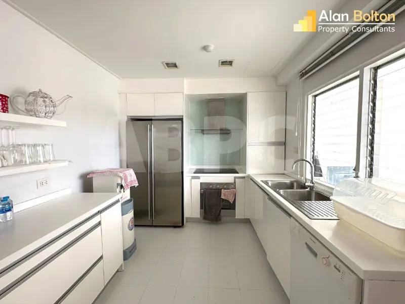 3 Bed 4 Bath in Pratumnak photo 8