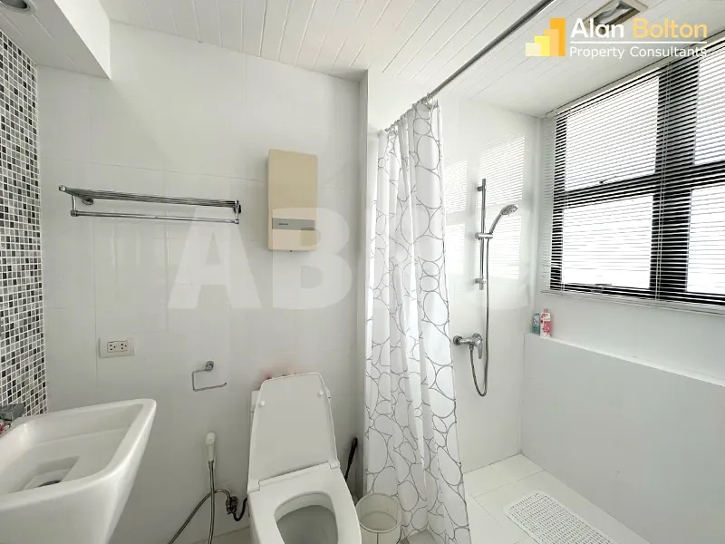 3 Bed 4 Bath in Pratumnak photo 10