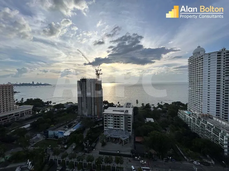 1 Bed 1 Bath in Wong Amat ABPC0081 photo 6