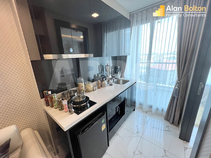 2 Bed - 1 Bath Condo in South Pattaya photo 8