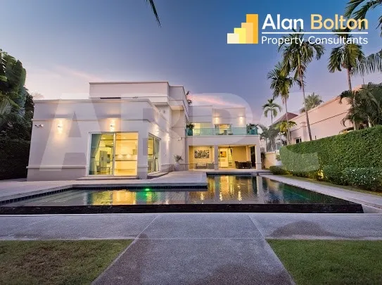 Stunning 5 Bedroom Pool Villa For Rent photo 2