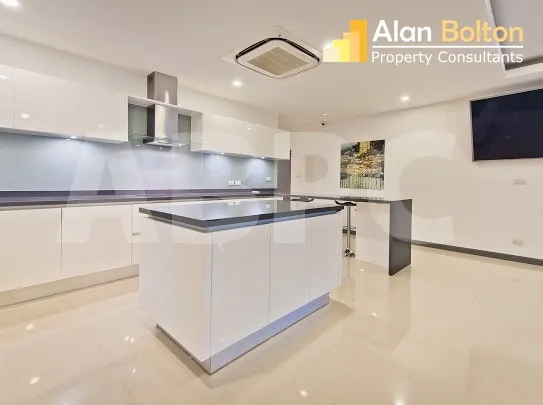 Stunning 5 Bedroom Pool Villa For Rent photo 4