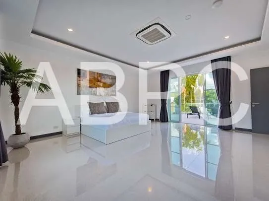 Stunning 5 Bedroom Pool Villa For Rent photo 9