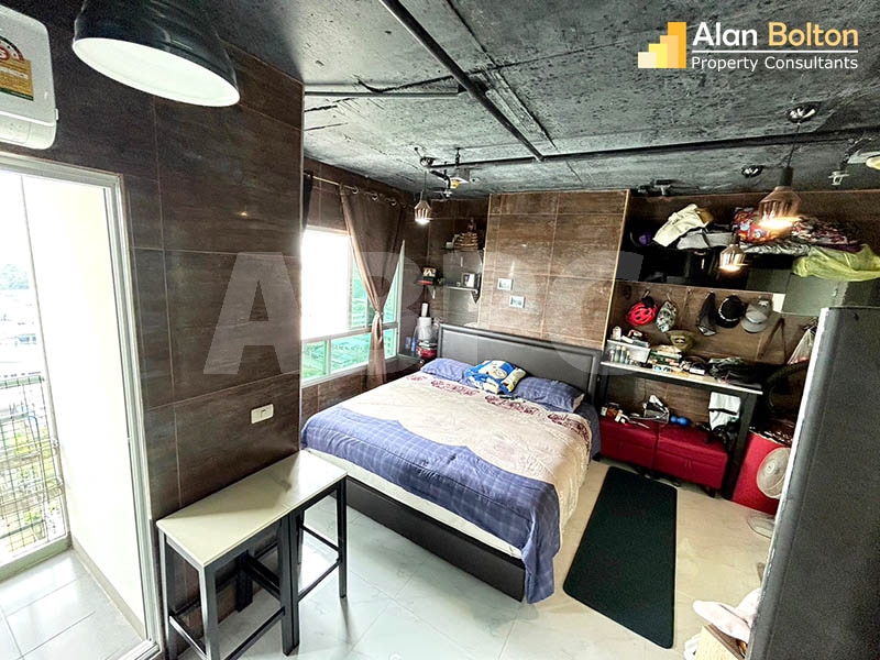 Ocean View Corner Unit Studio - Lumpini Ville Naklua