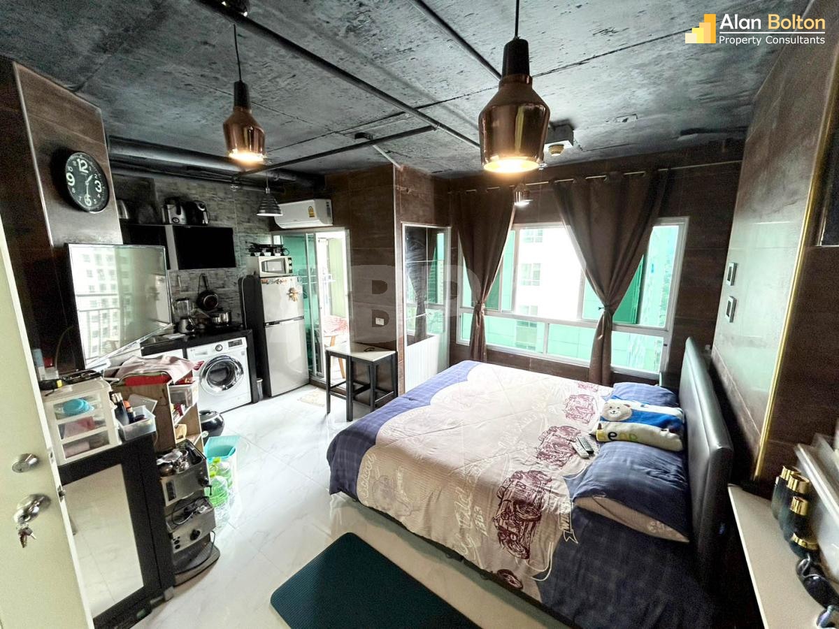 Ocean View Corner Unit Studio - Lumpini Ville Naklua photo 2