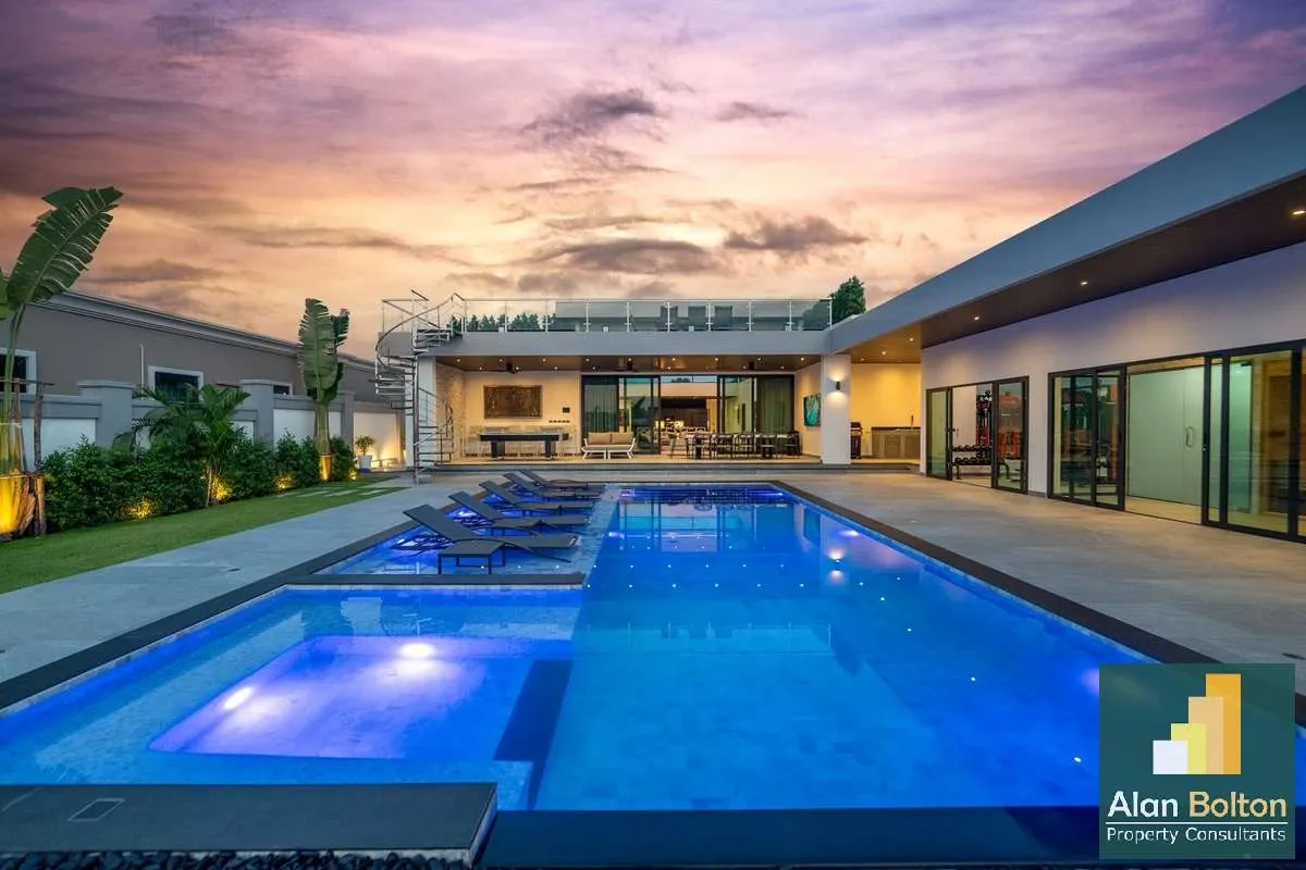 VILLA DOMENICA, Siam Royal View, 6 Bed 7 Bath in East Pattaya