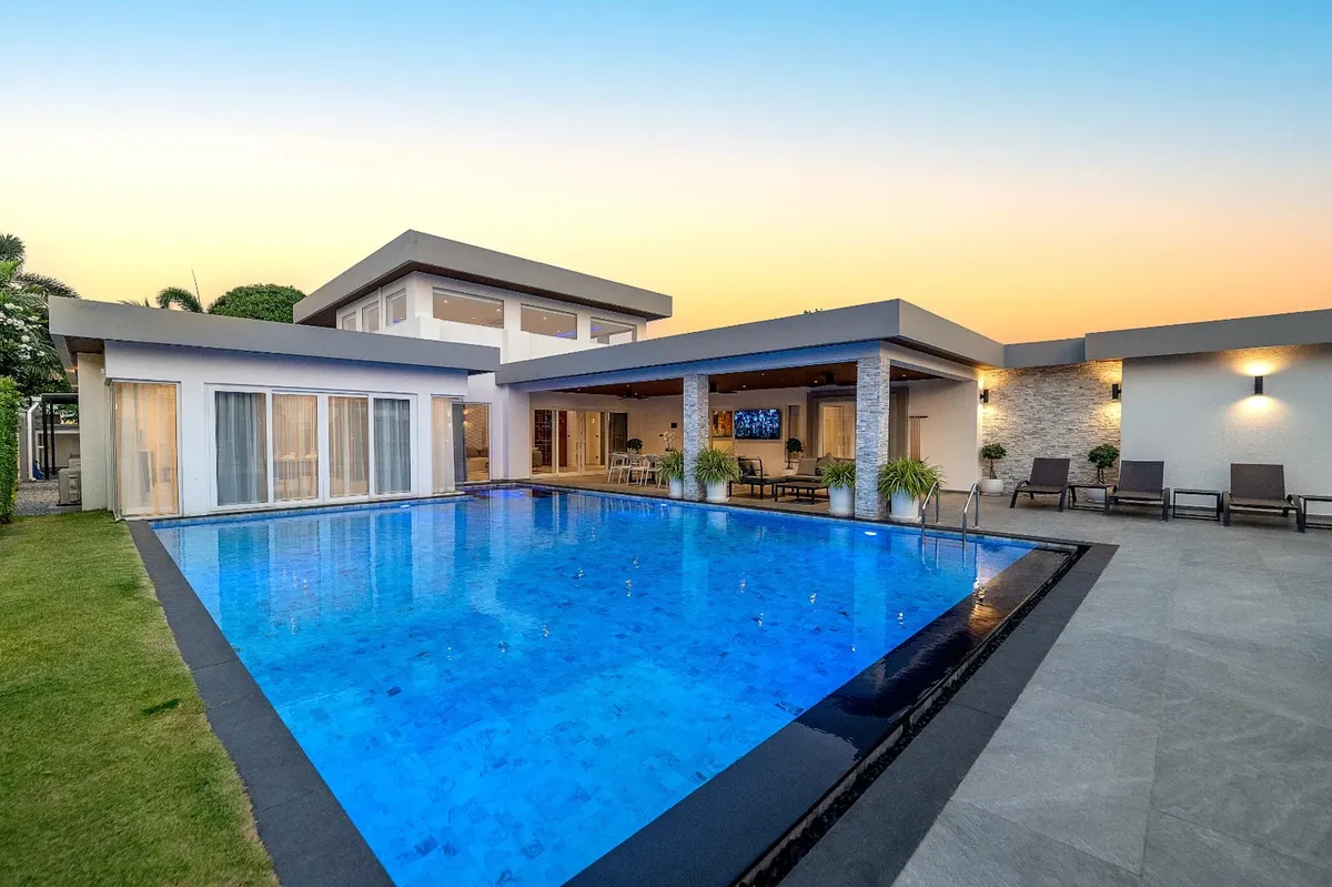 Villa Melina 6 Bed 8 Bath in East Pattaya