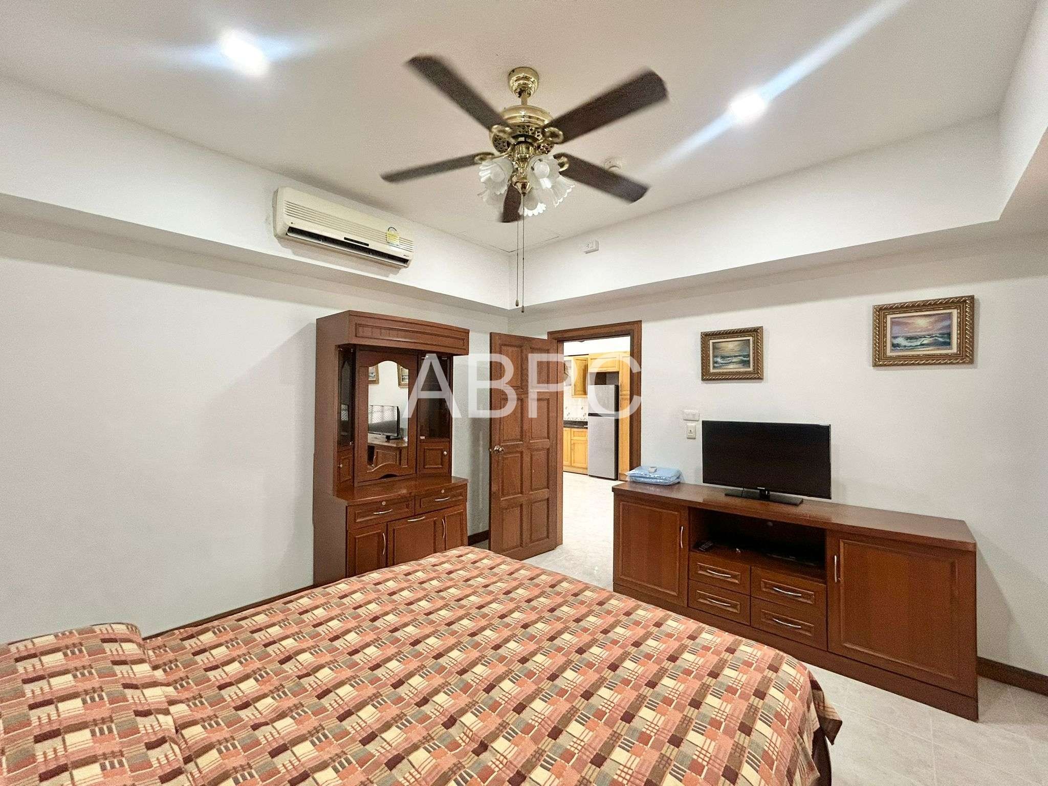 Massive 2 Bed in Jomtien For Rent photo 8