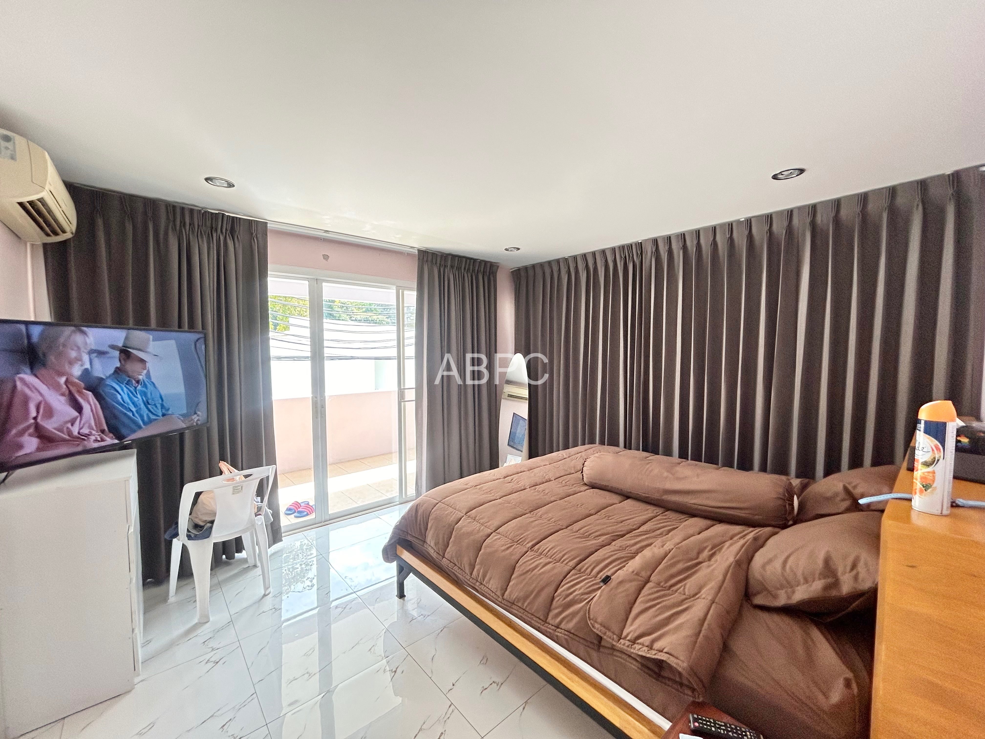 1 Bed 2 Bath Condo In Wongamat photo 5