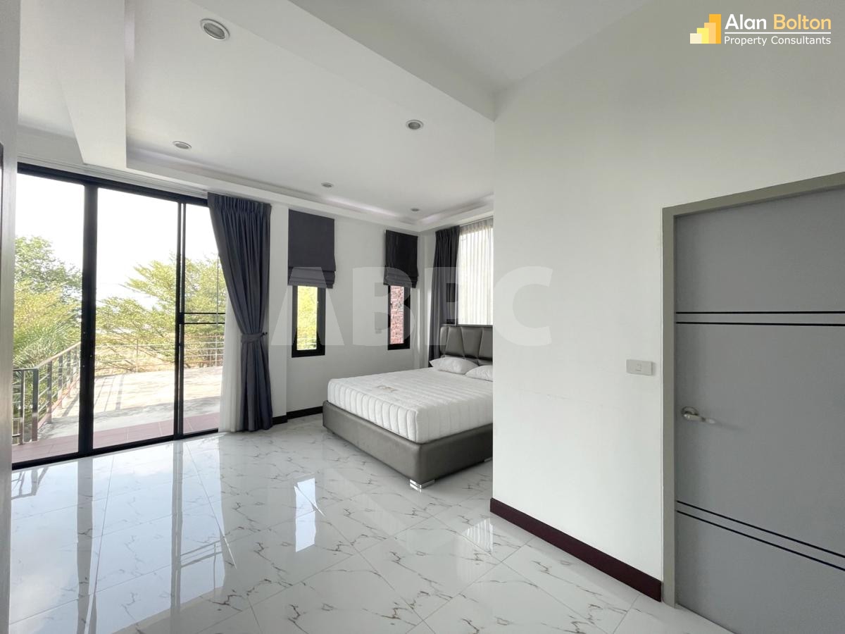 3 Bed 3 Bath Pool Villa in East Pattaya photo 8