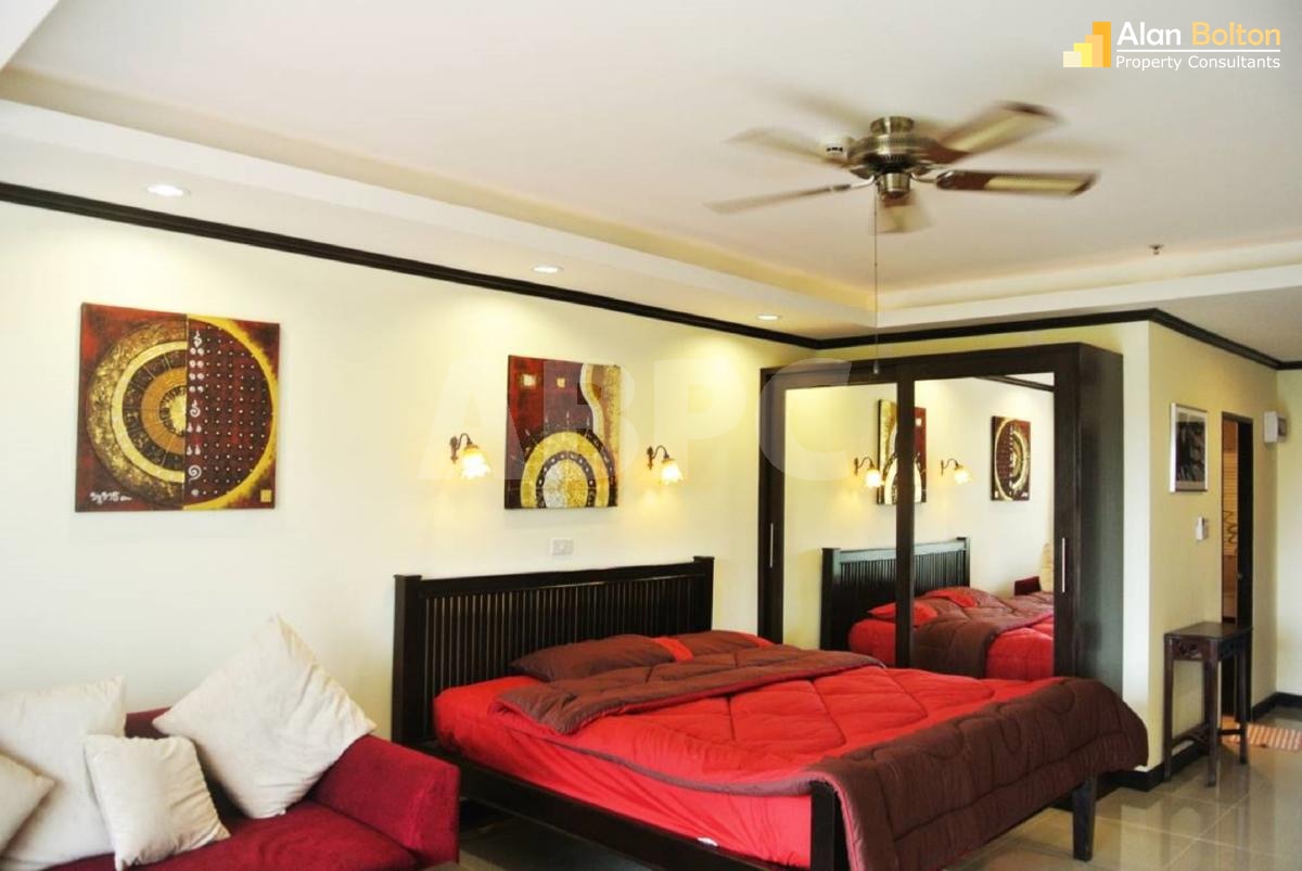 Large Studio Condo In Jomtien photo 3