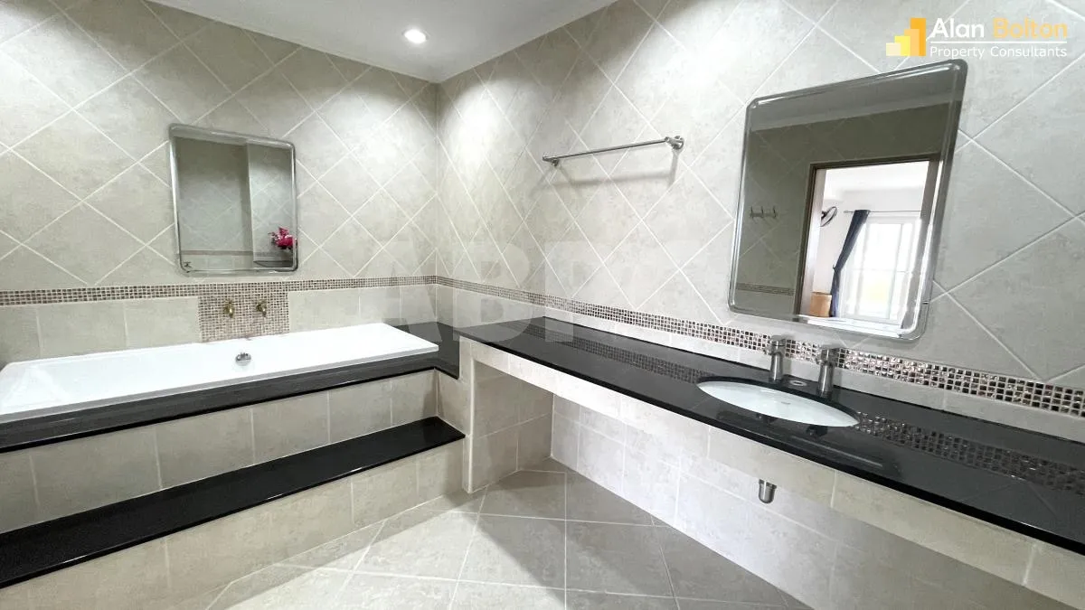 3 Bed 3 Bath Condo In Pratumnak photo 8