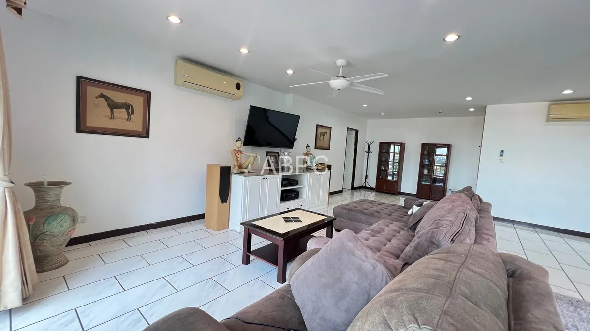 3 Bedrooms 3 Bathrooms In Jomtien photo 4