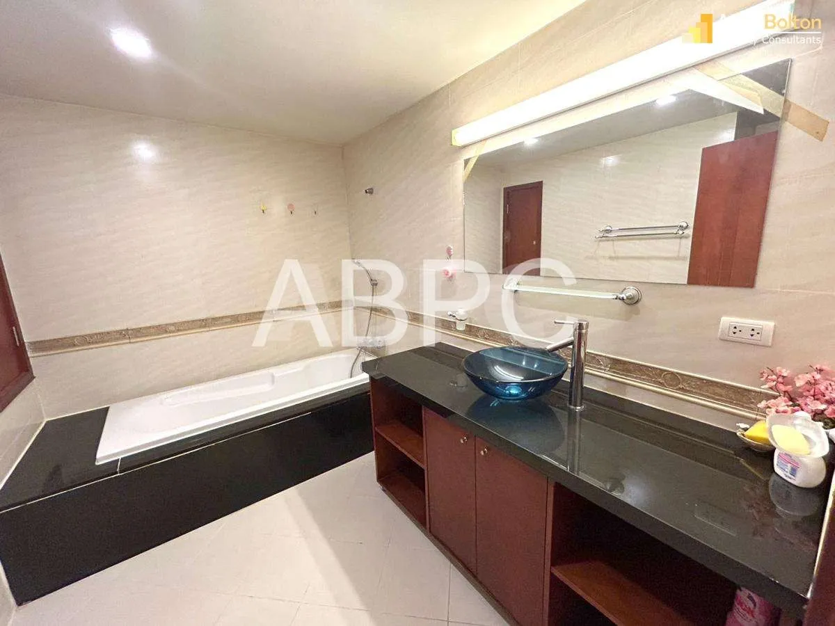 2 Bed 1 Bath in Central Pattaya ABPC0349 photo 3