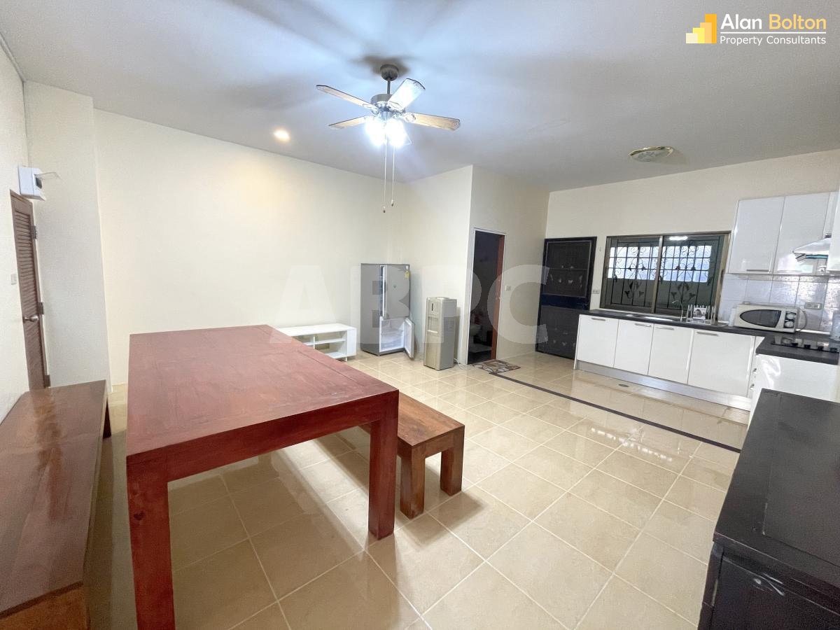 4 Bed 5 Bath in Central Pattaya ABPC0364 photo 13