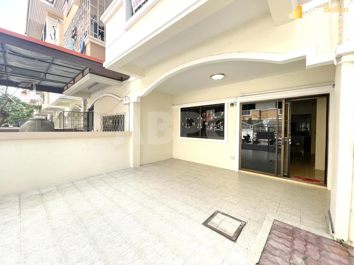 4 Bed 5 Bath in Central Pattaya ABPC0364 photo 3
