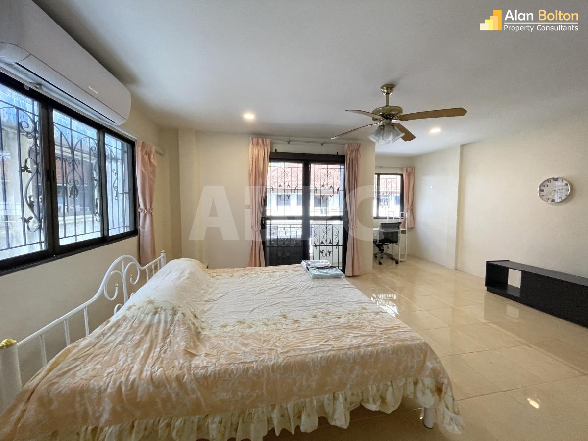 4 Bed 5 Bath in Central Pattaya ABPC0364 photo 8