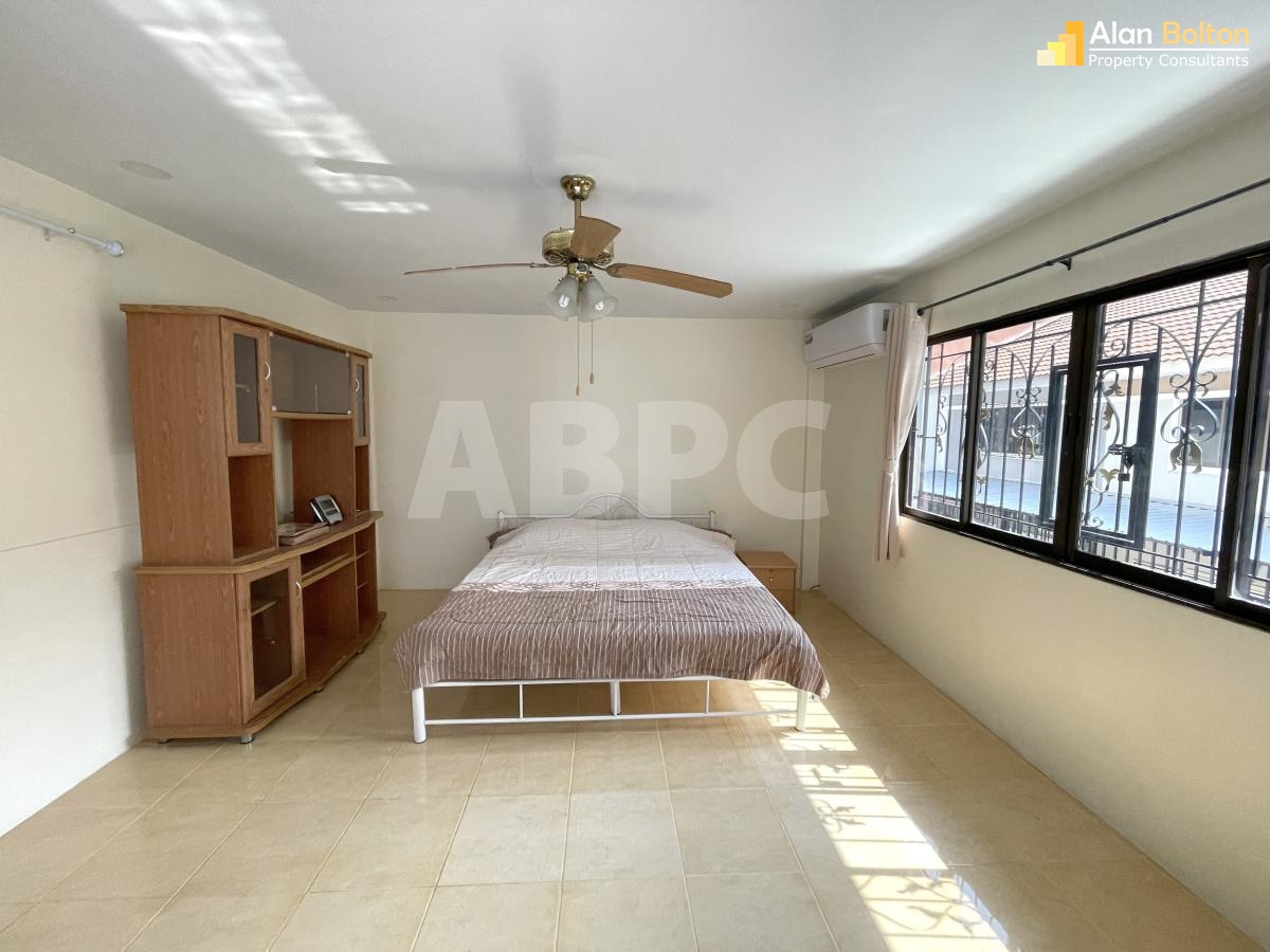 4 Bed 5 Bath in Central Pattaya ABPC0364 photo 6