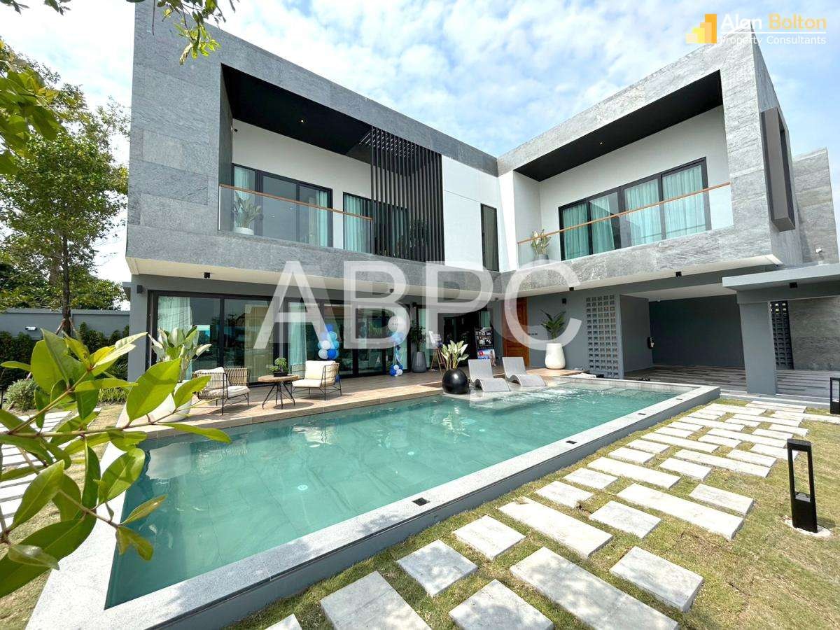 4 Bed 5 Bath in Huay Yai - DSPACE