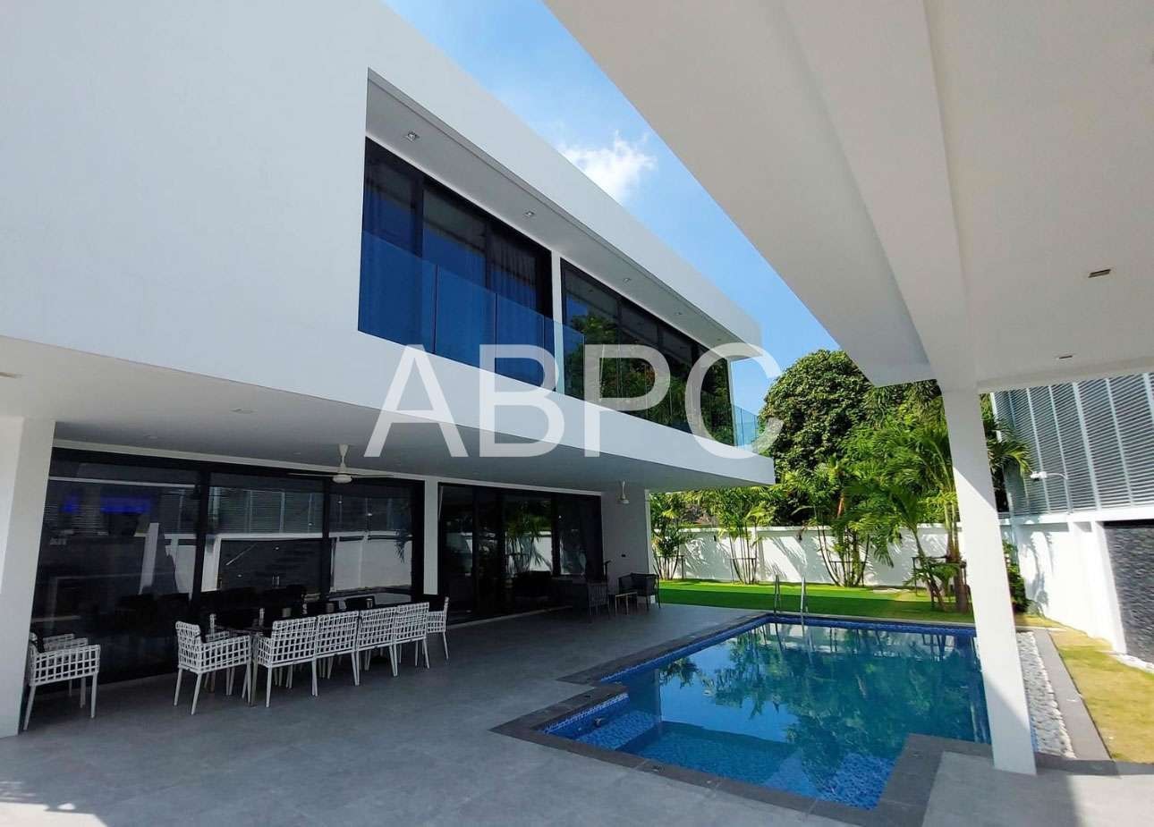Ultra Luxury 4 Bed 5 Bath Pool Villa In Pratumnak photo 2