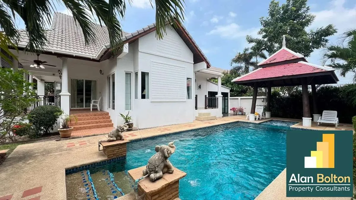 Pool Villa 3 Bedrooms 3 Bathrooms in East Pattaya photo 3