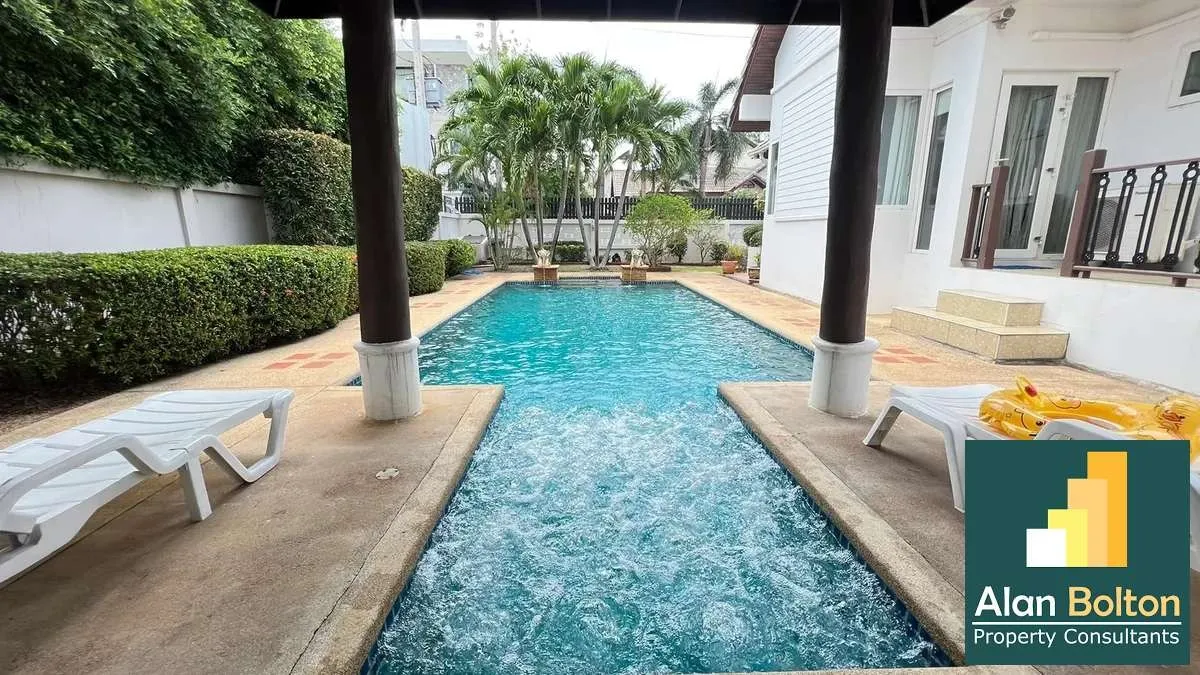 Pool Villa 3 Bedrooms 3 Bathrooms in East Pattaya photo 8