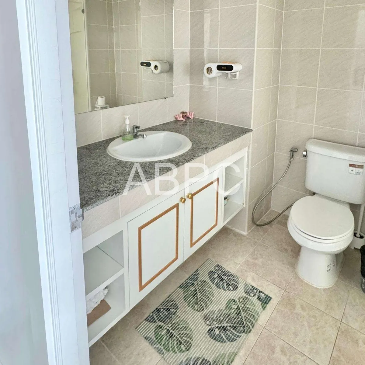 Ocean View Studio Condo in Jomtien - View Talay 8 photo 2
