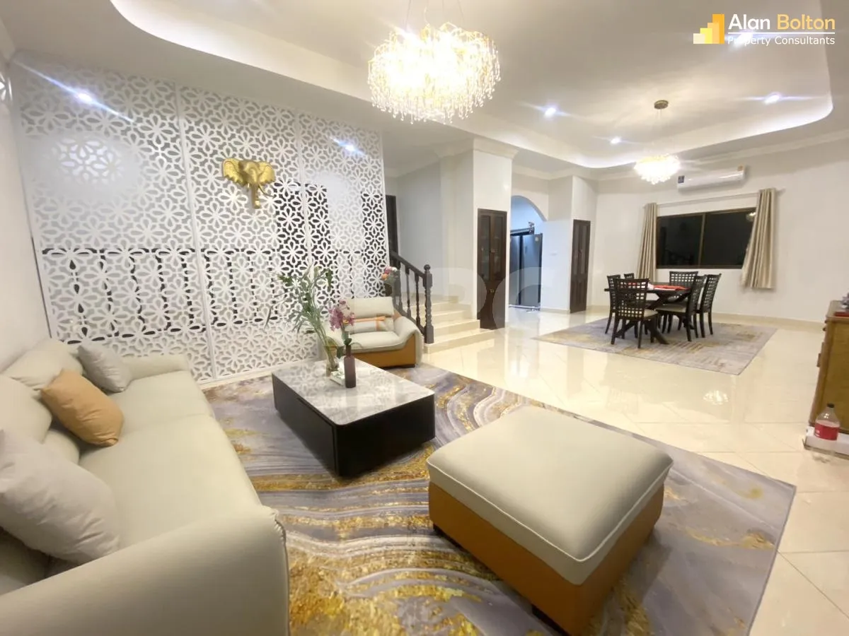 4 Bed 5 Bath in East Pattaya photo 12