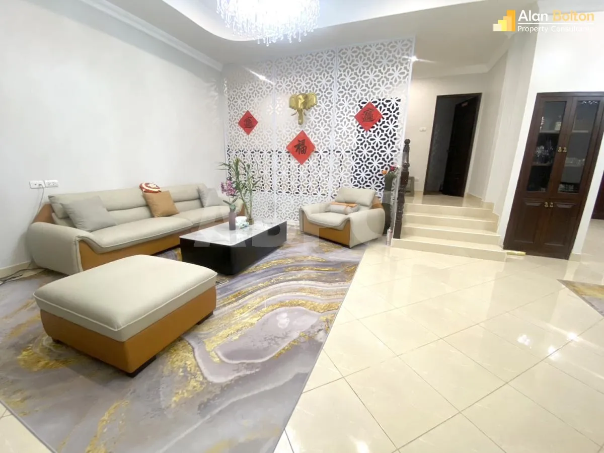 4 Bed 5 Bath in East Pattaya photo 14