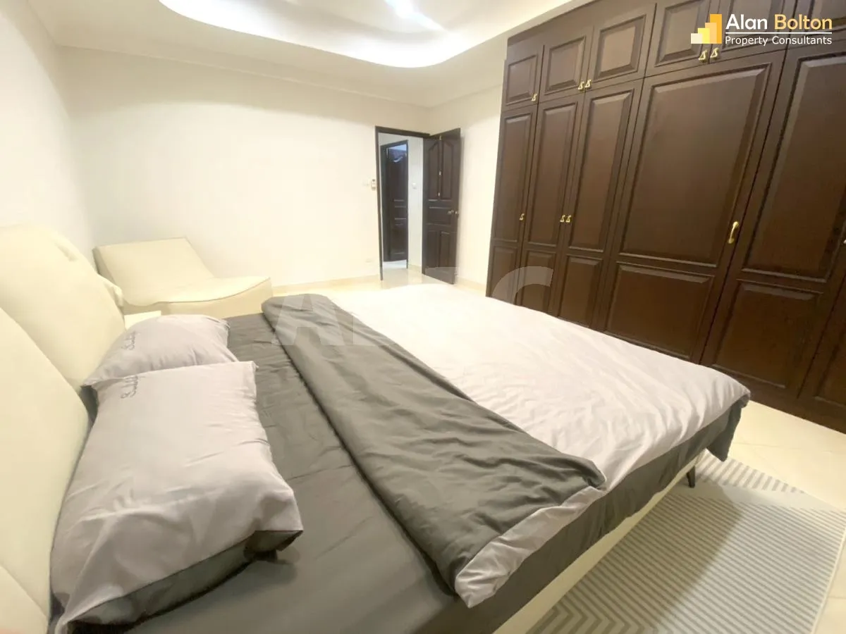 4 Bed 5 Bath in East Pattaya photo 6