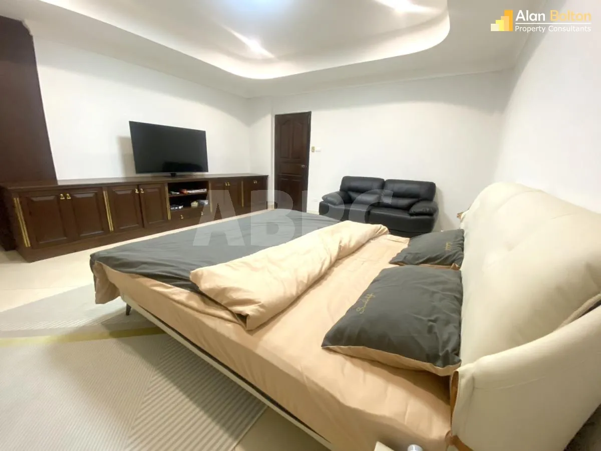 4 Bed 5 Bath in East Pattaya photo 7