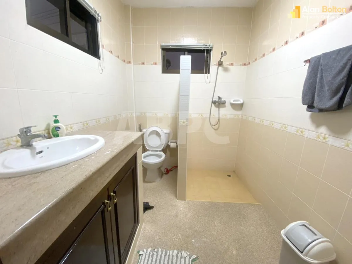 4 Bed 5 Bath in East Pattaya photo 10
