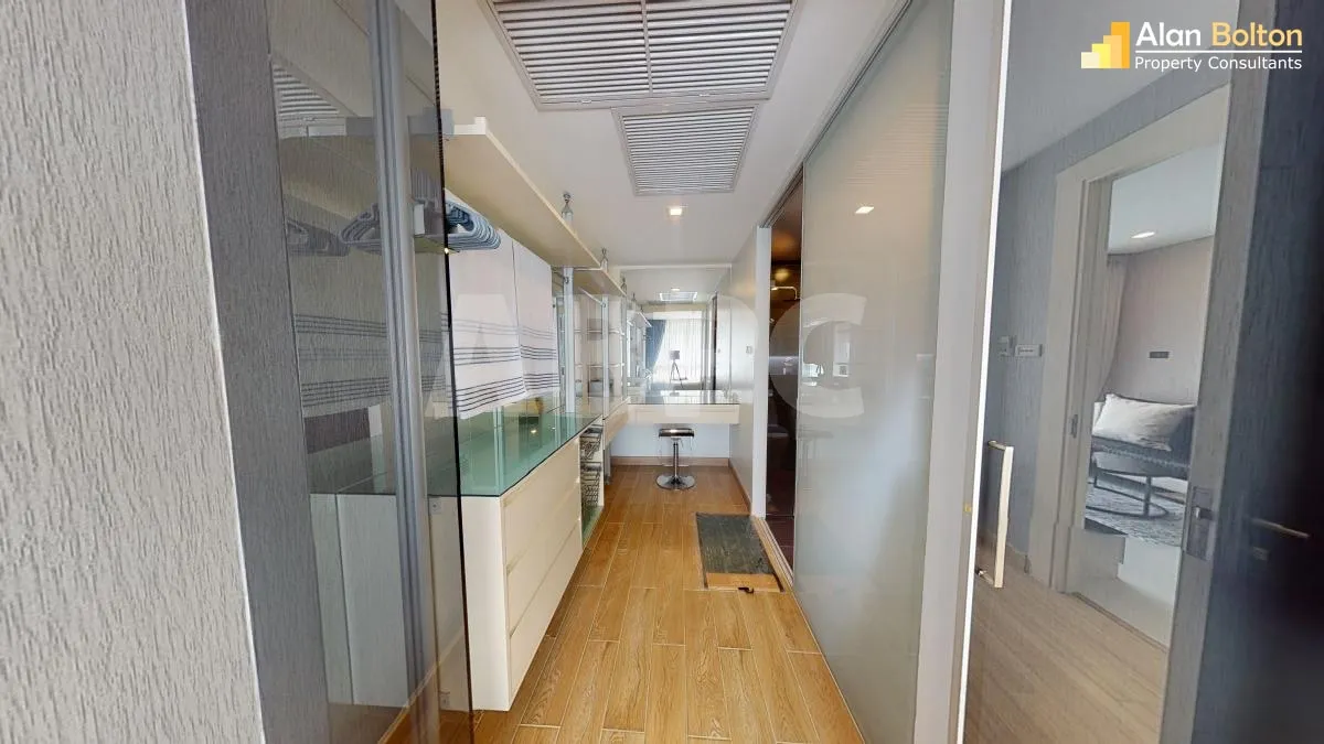 Large 1 Bed 1 Bath Condo in Central Pattaya photo 6