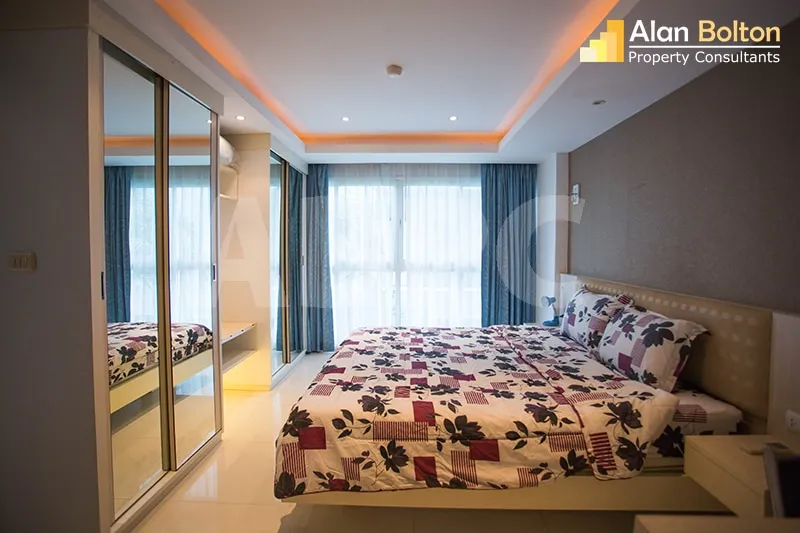Large 1 Bed 1 Bath Condo In Central Pattaya photo 5