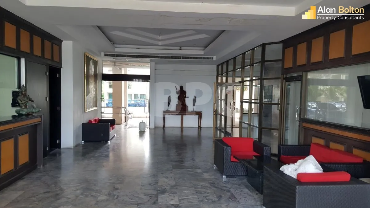 1 Bed 1 Bath Condo in Pratumnak photo 12