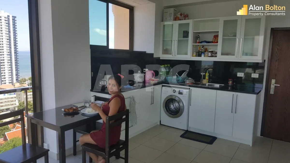 1 Bed 1 Bath Condo in Pratumnak photo 20