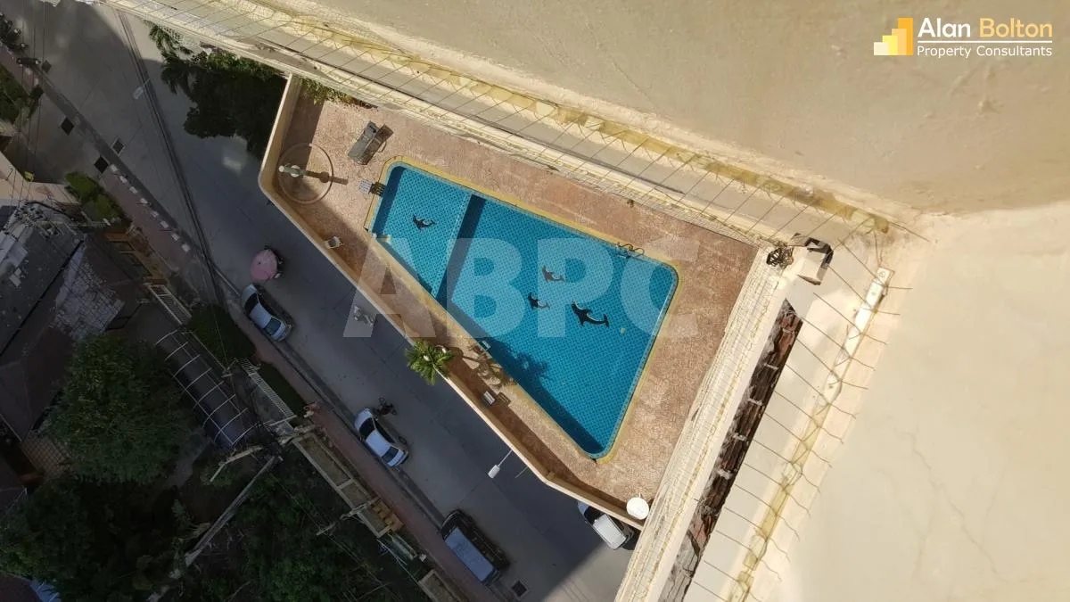 1 Bed 1 Bath Condo in Pratumnak photo 4