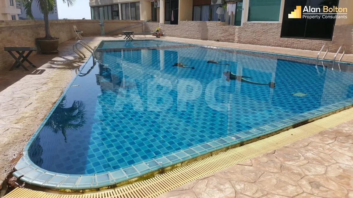 1 Bed 1 Bath Condo in Pratumnak photo 6