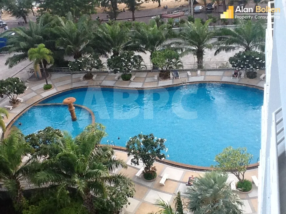Large Ocean View 1 Bed 1 Bath Condo In Jomtien