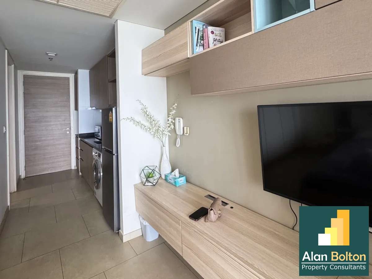 Studio Bed 1 Bath in Wong Amat ABPC0643 photo 9