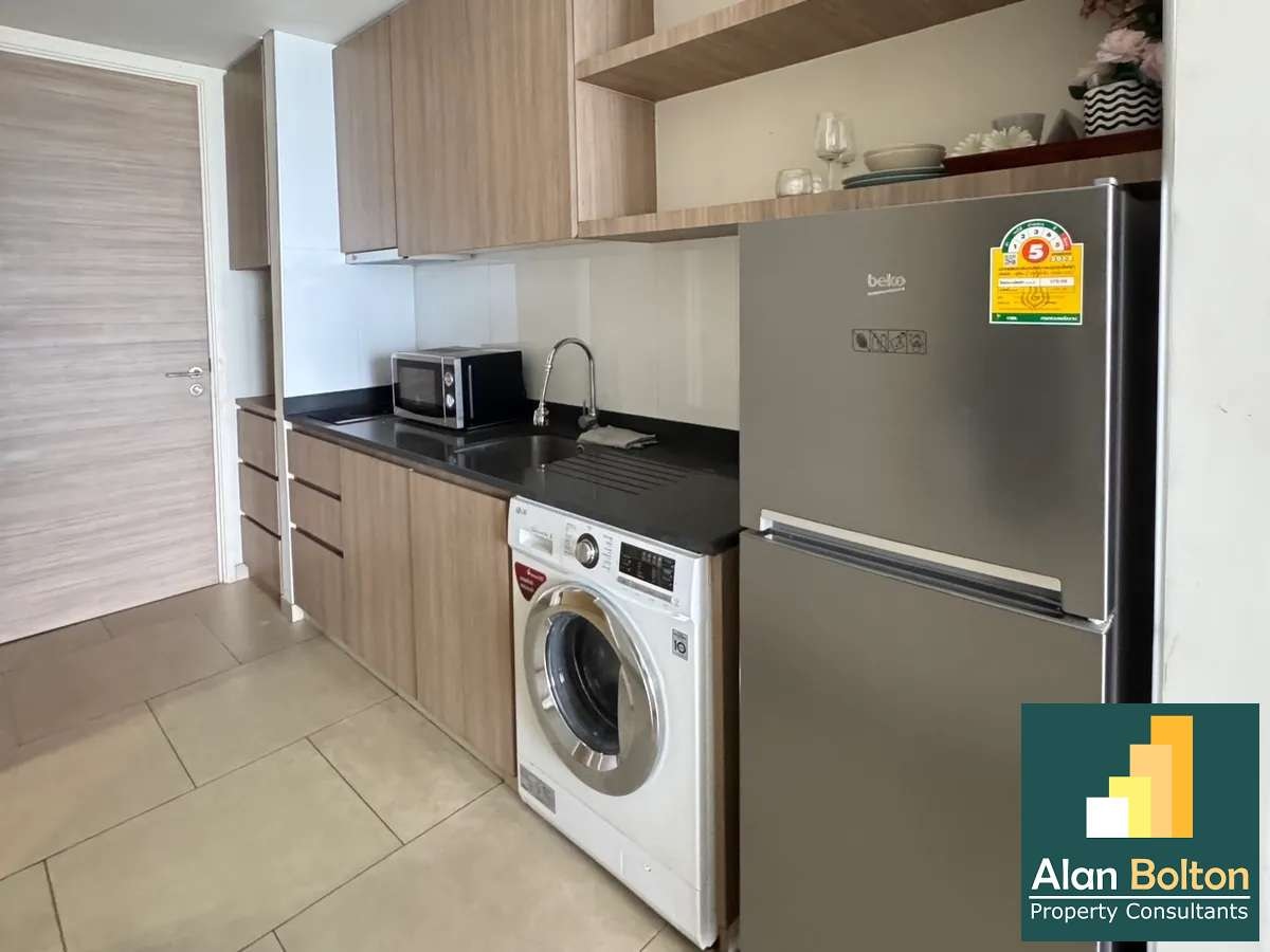 Studio Bed 1 Bath in Wong Amat ABPC0643 photo 8