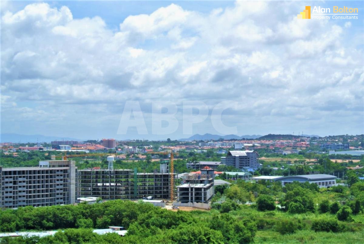 East Facing Sunrise City View Studio Condo In Jomtien