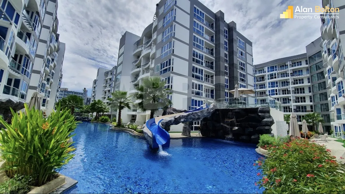 Pool View 2 Bed 1 Bath Condo in Central Pattaya ABPC0657 photo 2
