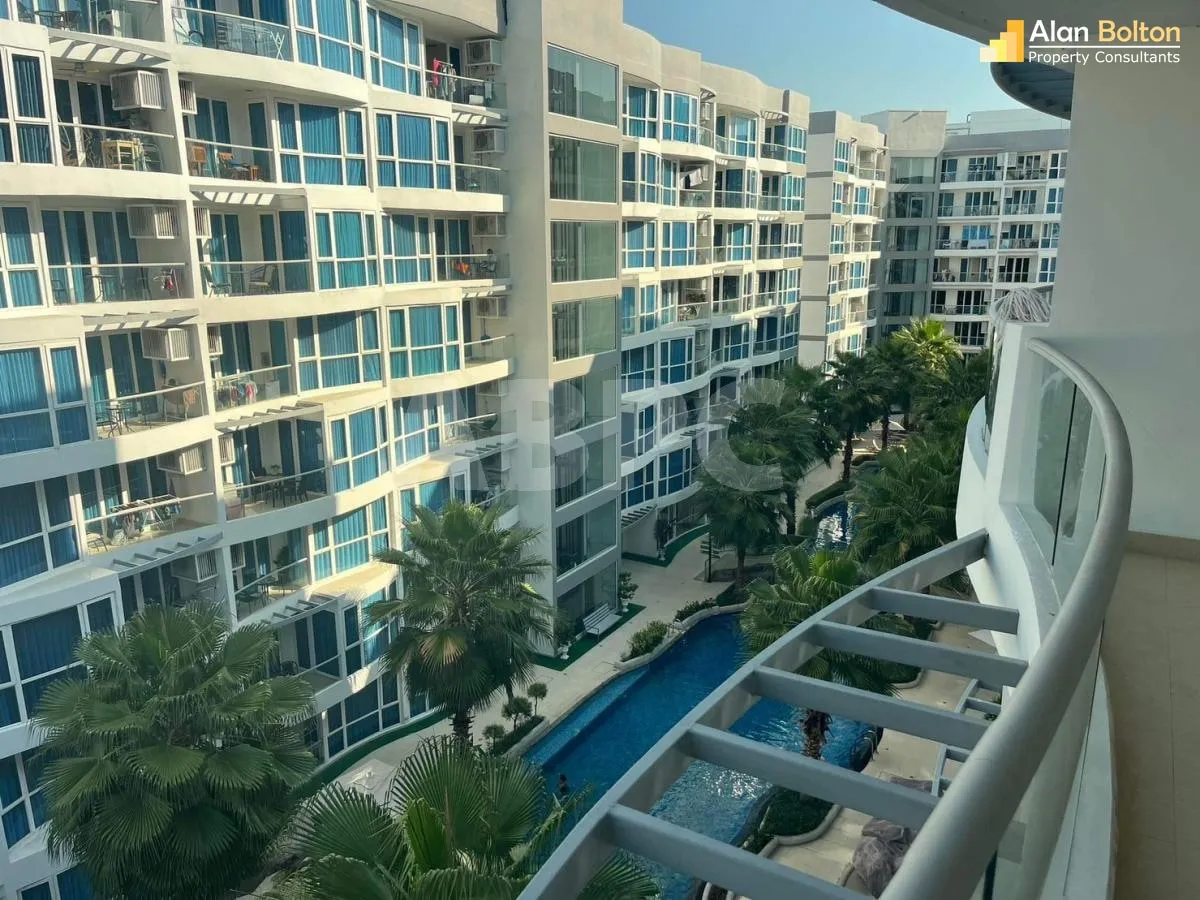 Pool View 2 Bed 1 Bath Condo in Central Pattaya ABPC0657 photo 3