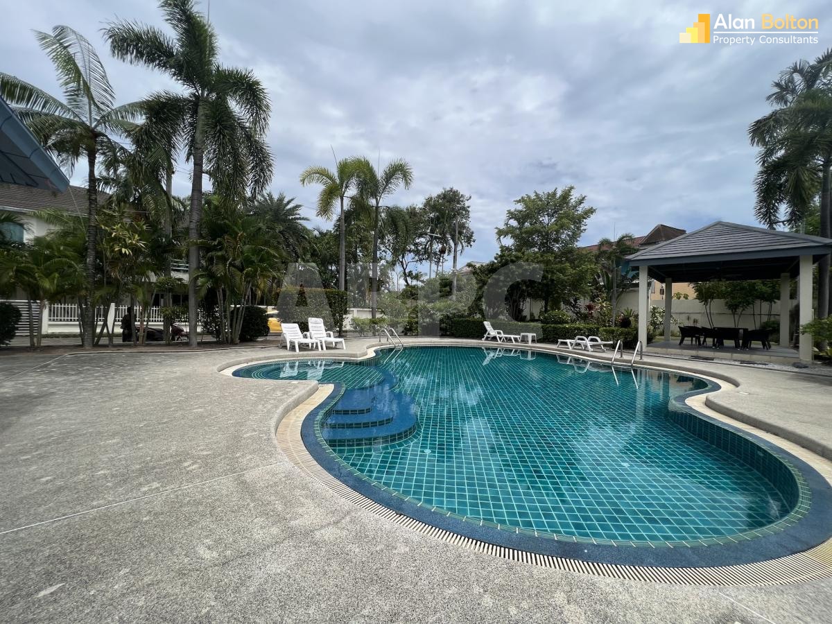 2 Bed 3 Bath Townhouse in East Pattaya