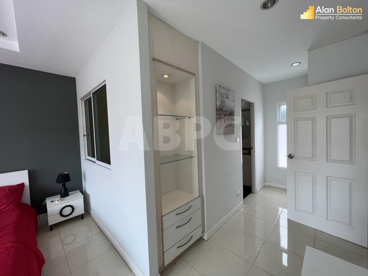 2 Bed 3 Bath Townhouse in East Pattaya photo 22